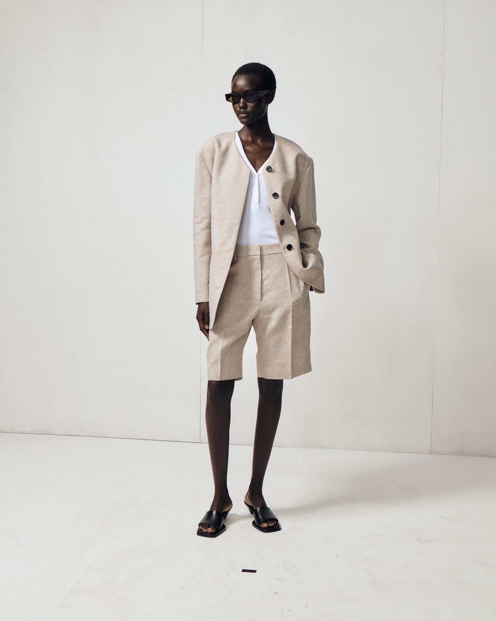 ストラクチャードノーカラージャケット